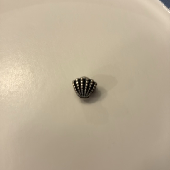 Pandora clam with pearl charm - Picture 4 of 4